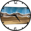Runde Wanduhr aus Walnussholz, 35 cm, schwarzer Rahmen, arabische Ziffern, blaues Epoxidharz