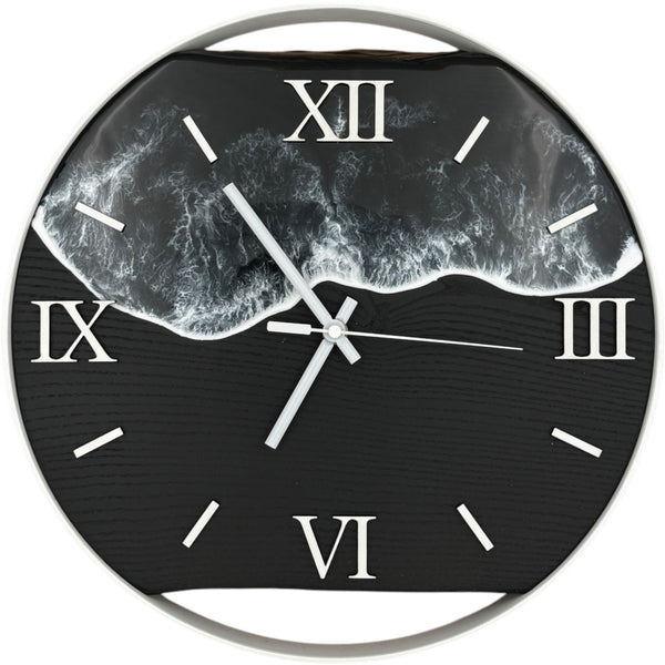 Runde Wanduhr aus Eichenholz, 35cm, weisser Rahmen, Mattschwarzer Lack, arabische Ziffern, Durchsichtiges Epoxidharz