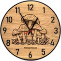 Runde Wanduhr aus Eichenholz, 35 cm, schwarzer Rahmen, arabische Ziffern, Pilze - PRISEWALD
