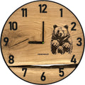 Runde Wanduhr aus Eichenholz, 50 cm, schwarzer Rahmen, arabische Ziffern, die Bärenfamilie - PRISEWALD