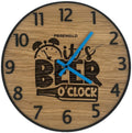Runde Wanduhr aus Eichenholz, 35 cm, schwarzer Rahmen, arabische Ziffern, it's beer o'clock - PRISEWALD