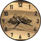 Runde Wanduhr aus Walnussholz, 35 cm, schwarzer Rahmen, arabische Ziffern, Berg
