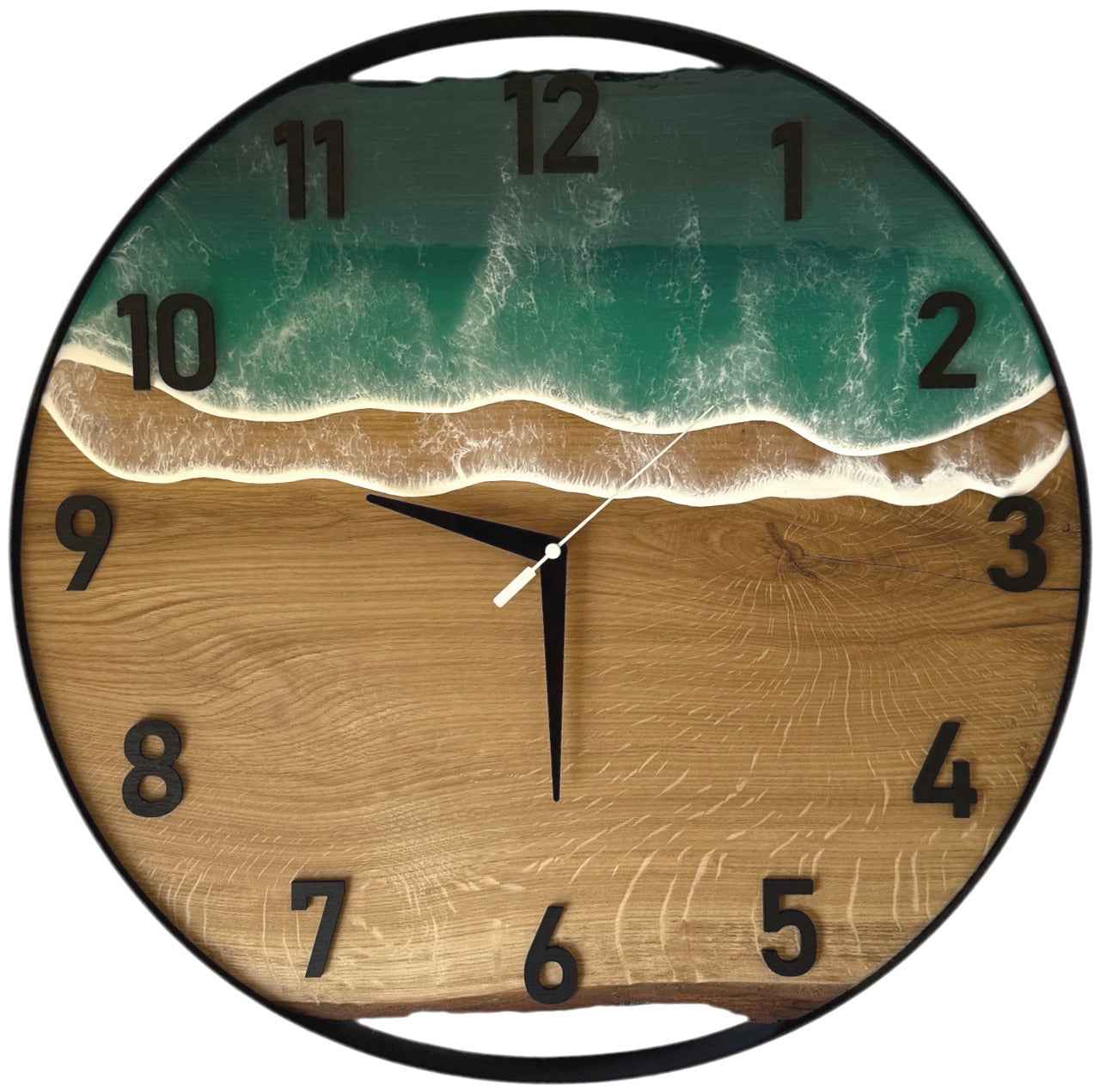 Runde Wanduhr aus Eichenholz, 50 cm, schwarzer Rahmen, arabische Ziffern, türkises Epoxidharz