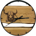 Runde Wanduhr aus Eichenholz, 50 cm, schwarzer Rahmen, Teilstriche Ziffern, Bullenhaupt mit Hörnern