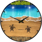 Runde Wanduhr aus Eichenholz, 50 cm, schwarzer Rahmen, Teilstriche Ziffern, türkises Epoxidharz, grünes Moos, Steine, zwei Schildkröten