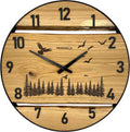 Runde Wanduhr aus Eichenholz, 50 cm, schwarzer Rahmen, arabische Ziffern, Vögel über dem Wald