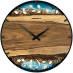 Runde Wanduhr aus Walnussholz, 50 cm, schwarzer Rahmen, Teilstriche Ziffern, türkises Epoxidharz, Steine, Muscheln