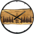 Runde Wanduhr aus Eichenholz, 50 cm, schwarzer Rahmen, Teilstriche Ziffern, Wanderer im Wald