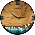 Runde Wanduhr aus Eichenholz, 35 cm, schwarzer Rahmen, arabische Ziffern, türkises Epoxidharz, Steine, Muscheln