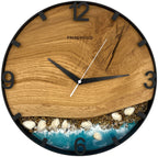 Runde Wanduhr aus Eichenholz, 35 cm, schwarzer Rahmen, arabische Ziffern, türkises Epoxidharz, Steine, Muscheln