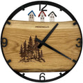Runde Wanduhr aus Eichenholz, 35 cm, schwarzer Rahmen, arabische Ziffern, Wald, 3 Holzhäuschen