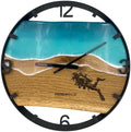 Runde Wanduhr aus Eichenholz, 35 cm, schwarzer Rahmen, arabische Ziffern, türkises Epoxidharz, Taucher