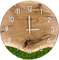 Runde Wanduhr aus Eschenholz, 50 cm, weisser Rahmen, arabische Ziffern, grünes Moos